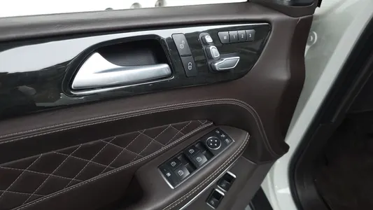 Mercedes-Benz GLS-Class X166 GLS500 4MATIC 2017 40