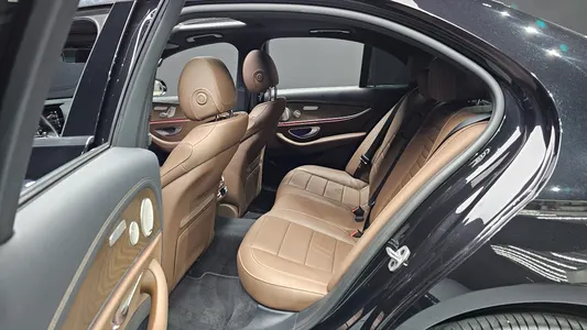 Mercedes-Benz E-Class W213 E300e 4MATIC 2021 12