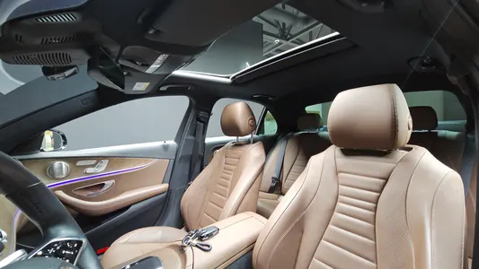 Mercedes-Benz E-Class W213 E300e 4MATIC 2021 13