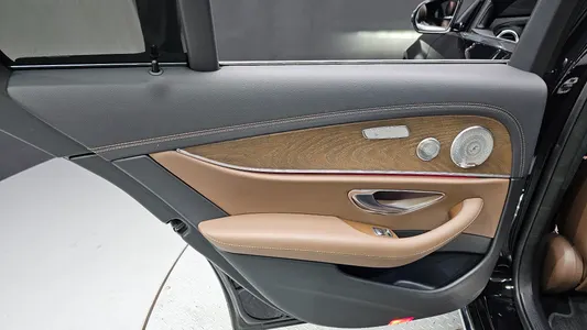 Mercedes-Benz E-Class W213 E300e 4MATIC 2021 25