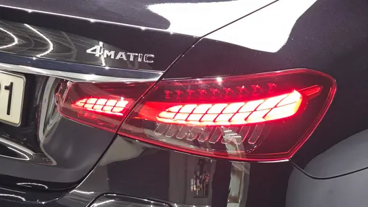 Mercedes-Benz E-Class W213 E300e 4MATIC 2021 23
