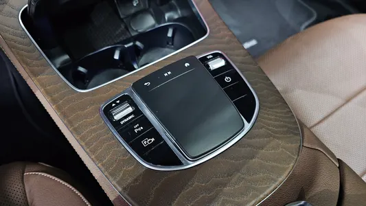 Mercedes-Benz E-Class W213 E300e 4MATIC 2021 29