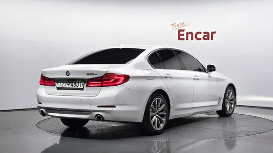 BMW 5 Series (G30) 530e 2020