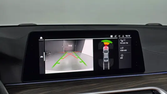 BMW 5 Series (G30) 530e 2020 16