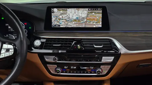 BMW 5 Series (G30) 530e 2020 17