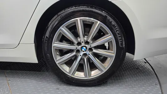 BMW 5 Series (G30) 530e 2020 21
