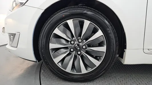 Kia K7 700h 2014 5