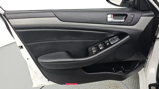 Kia K7 700h 2014 24