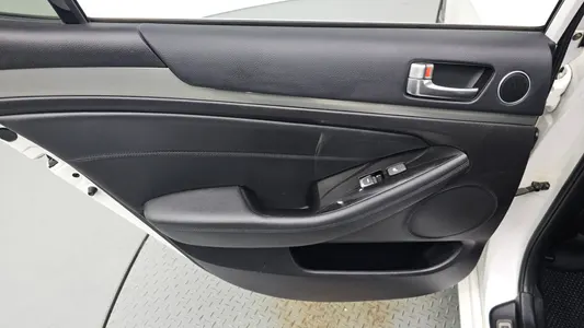 Kia K7 700h 2014 25