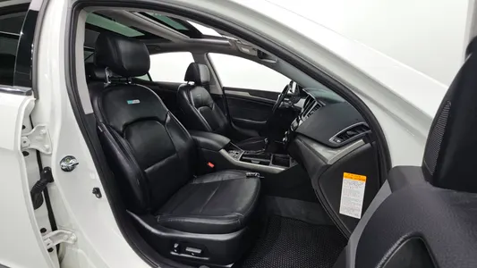 Kia K7 700h 2014 26