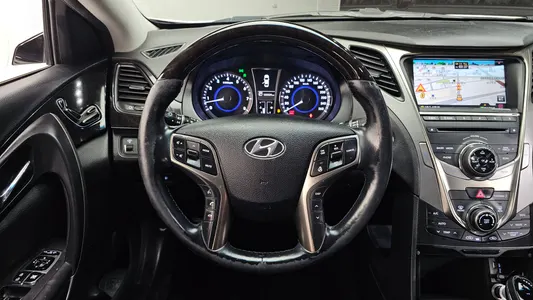 Hyundai Grandeur HG HG240 2014 13