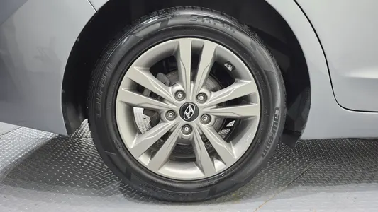 Hyundai AD 1.6 GDI 2017 5