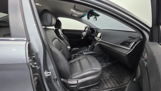 Hyundai AD 1.6 GDI 2017 10