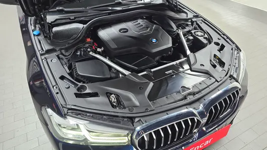 BMW 5 Series (G30) 520i M 2023 5