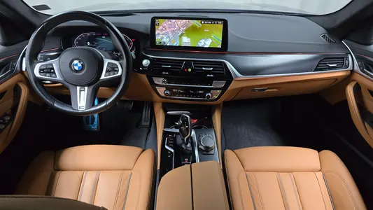 BMW 5 Series (G30) 520i M 2023 6