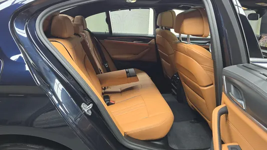 BMW 5 Series (G30) 520i M 2023 10