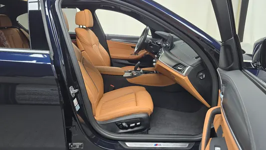 BMW 5 Series (G30) 520i M 2023 26