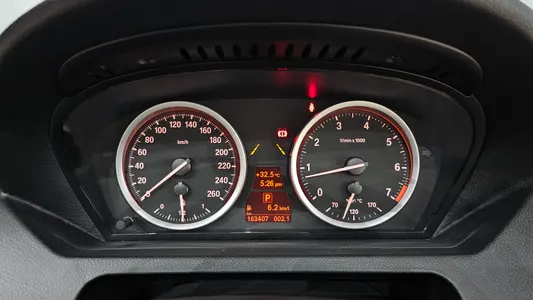 BMW 6 Series (E63) 650i 2008 7