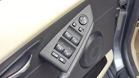 BMW 6 Series (E63) 650i 2008 34