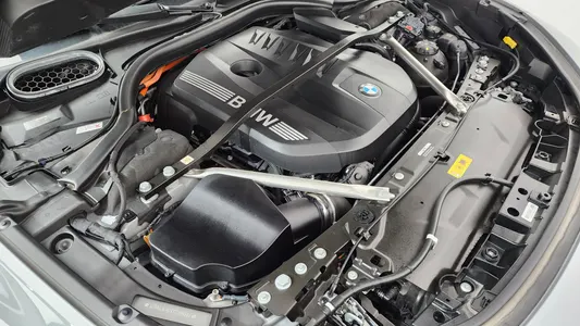 BMW 7 Series (G70) 750e xDrive M 2025 6