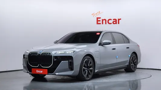 BMW 7 Series (G70) 750e xDrive M 2025