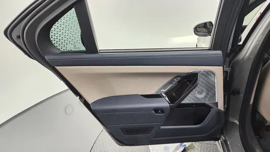 BMW 7 Series (G70) 750e xDrive M 2025 25