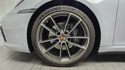 Porsche 911 (992) 2024 4