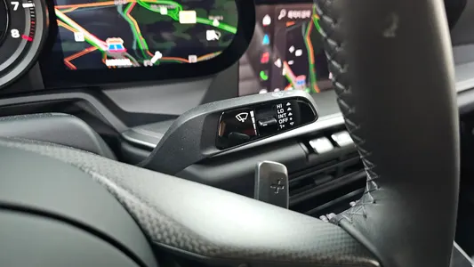 Porsche 911 (992) 2024 19