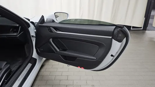 Porsche 911 (992) 2024 25