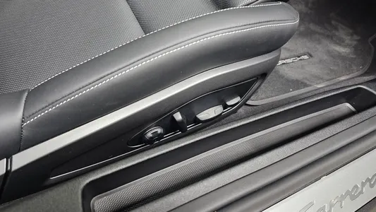 Porsche 911 (992) 2024 30