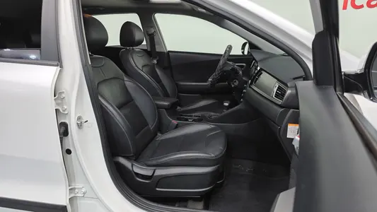 Kia Niro 2017 11