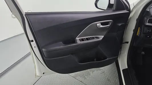 Kia Niro 2017 24