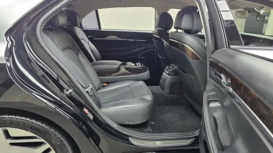 Genesis G90 3.8 2019 11