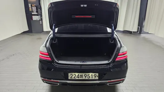 Genesis G90 3.8 2019 19