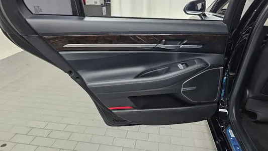 Genesis G90 3.8 2019 25