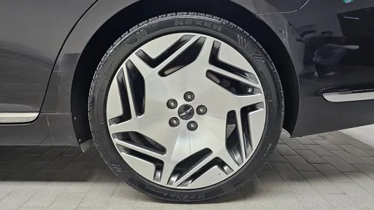 Genesis G90 3.8 2019 21