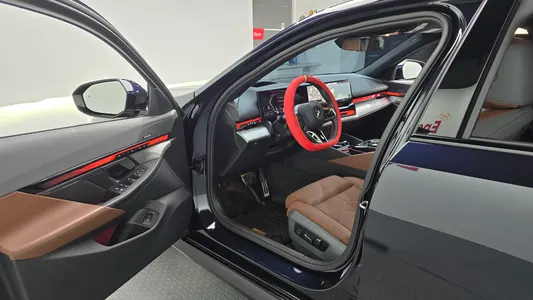 BMW 5 Series (G60) 530i xDrive M 2024 10