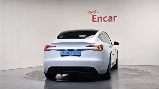 Tesla 3 RWD 2024 4