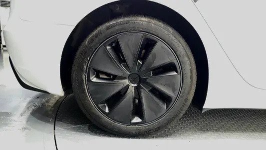 Tesla 3 RWD 2024 5