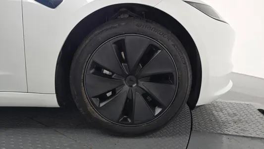 Tesla 3 RWD 2024 22