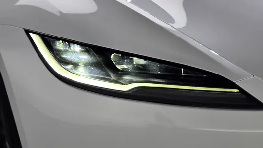Tesla 3 RWD 2024 23