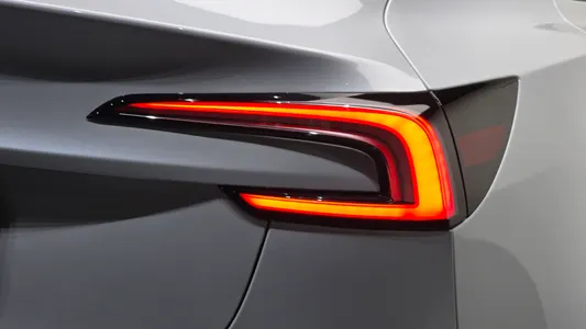 Tesla 3 RWD 2024 24