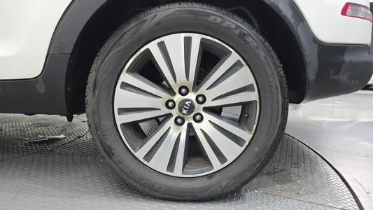 Kia R 2WD 2013 5