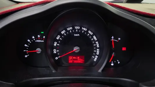 Kia R 2WD 2013 8