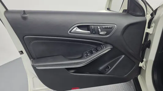 Mercedes-Benz GLA-Class X156 GLA220 2017 24