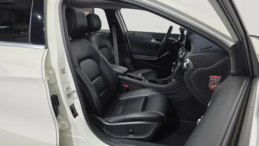 Mercedes-Benz GLA-Class X156 GLA220 2017 26