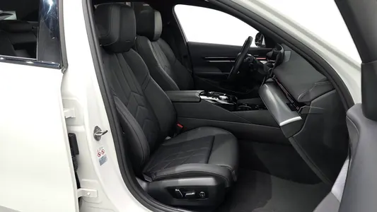 BMW 5 Series (G60) 520i M 2024 11