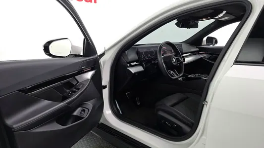 BMW 5 Series (G60) 520i M 2024 10