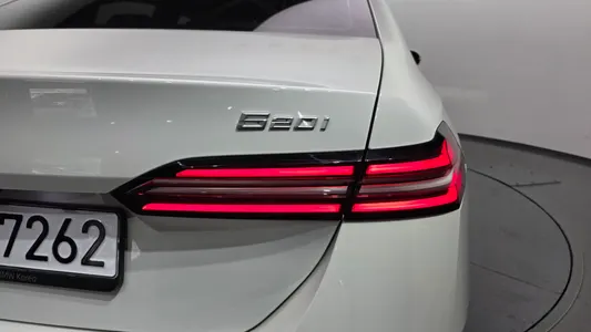BMW 5 Series (G60) 520i M 2024 23