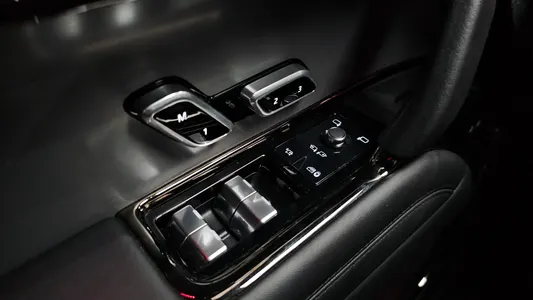 Land Rover 3 D300 HSE 2023 32